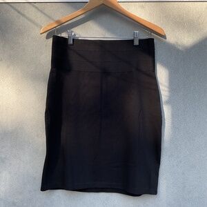 Max Studio Bodycon Skirt Black Size Large  L New without tags